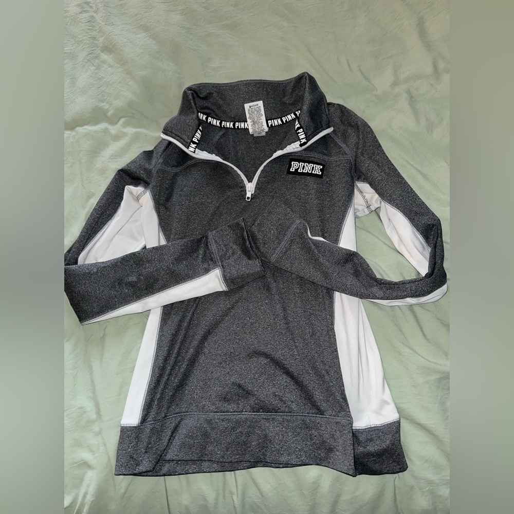 VS pink pullover